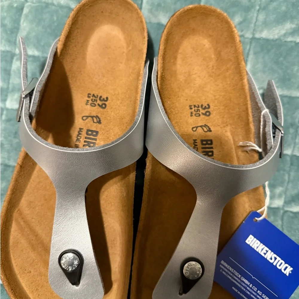 Birkenstock silver Gizeh Sandal NWT SIZE WOMEN 39 - Picture 5 of 5